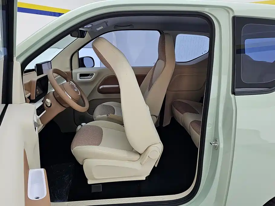 Wuling MINIEV — миниатюра 11