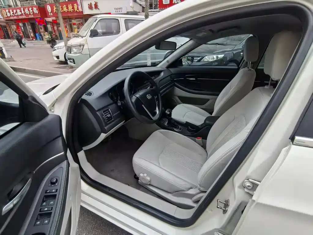 BAIC Senova D50 1.5L CVT Standard Edition, фото 8