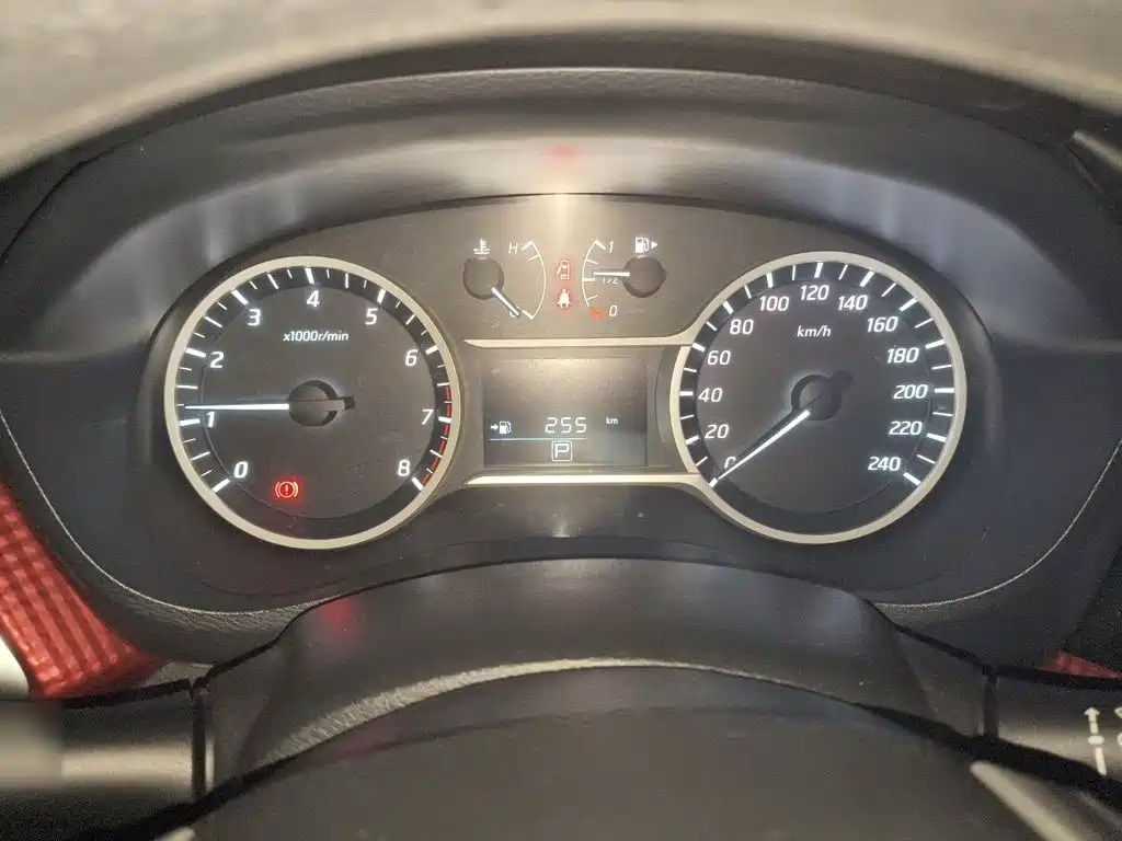 Nissan Bluebird — миниатюра 4