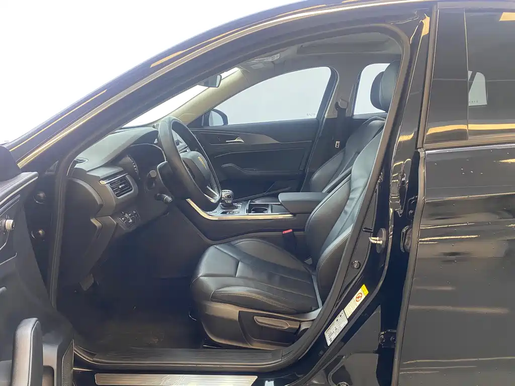 Hongqi Hongqi H5 — миниатюра 6