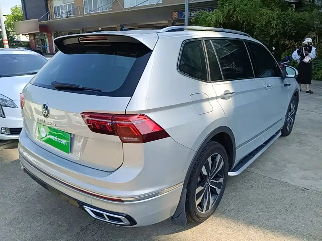 Volkswagen Tiguan L — миниатюра 7