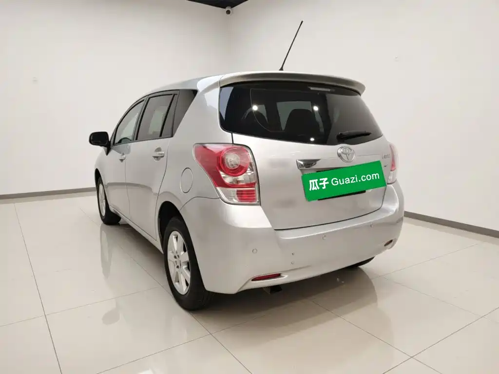 Toyota Verso — миниатюра 4