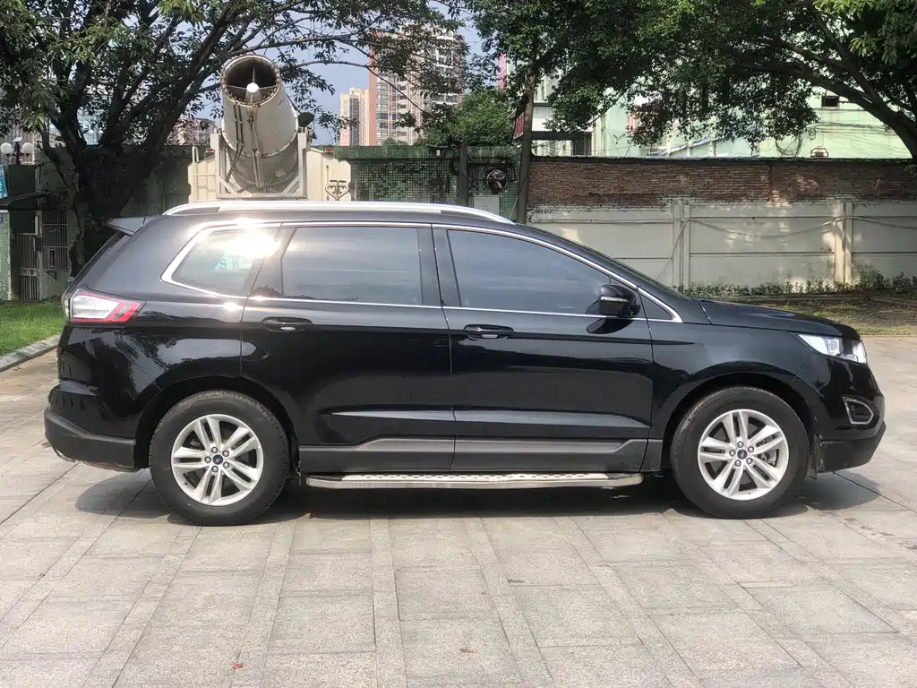 Ford Edge — миниатюра 8