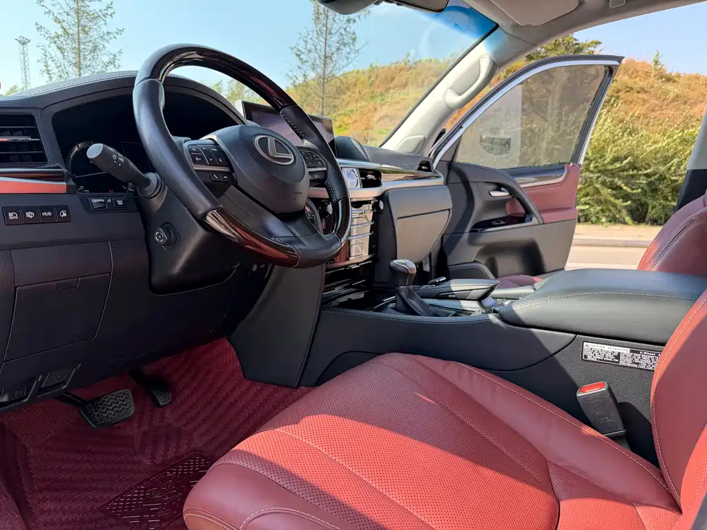 Lexus LX — миниатюра 9