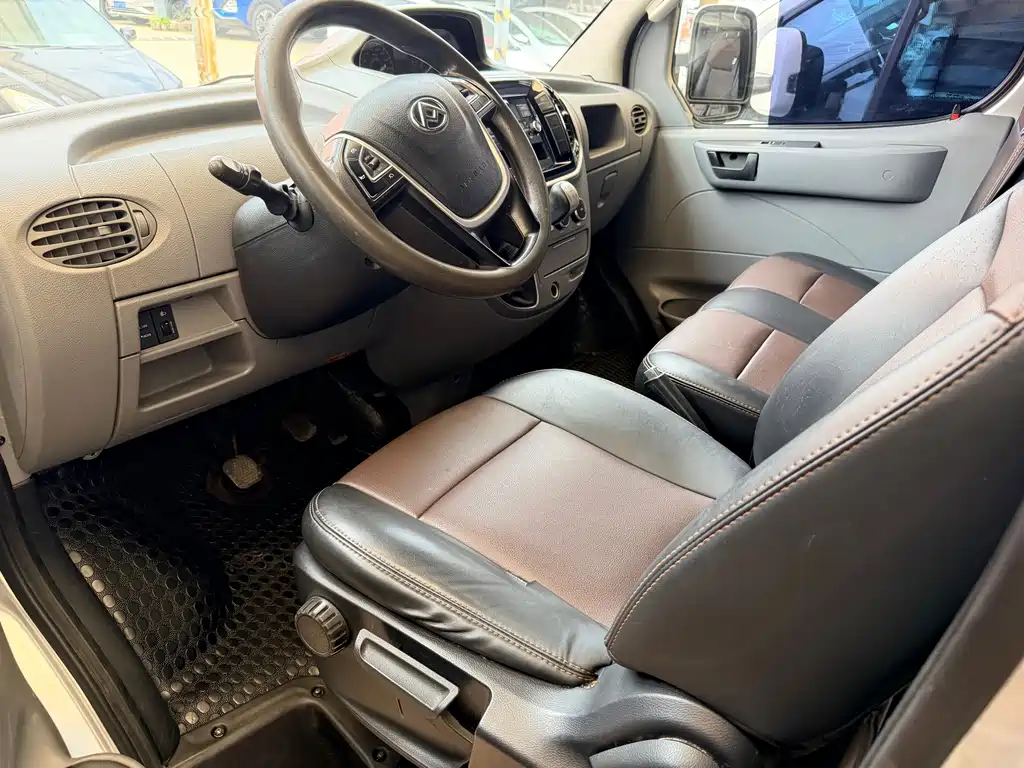 MAXUS V80 — миниатюра 9
