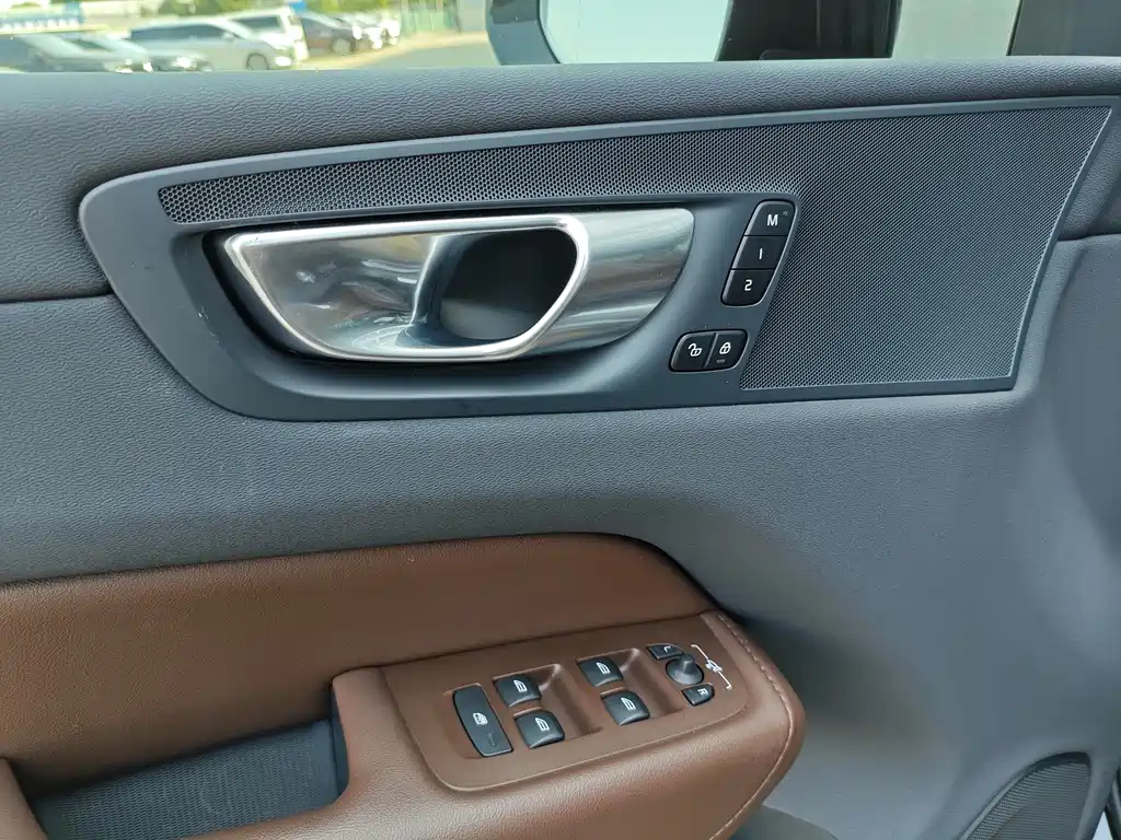 Volvo XC60 — миниатюра 8