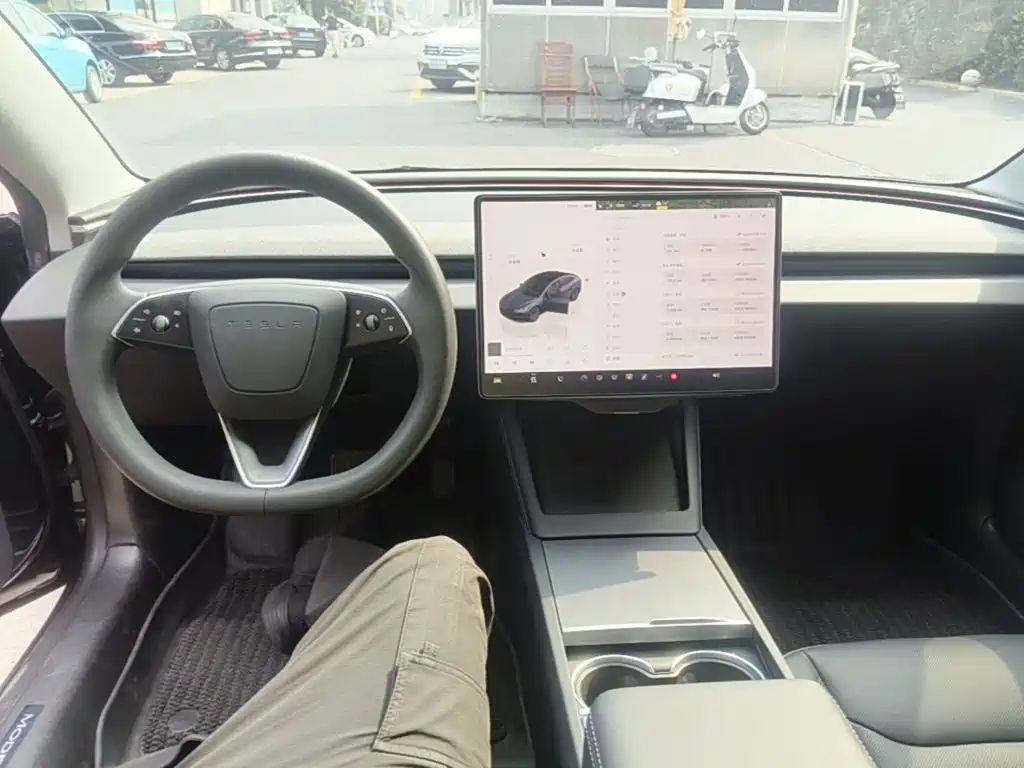 Tesla Model 3 — фотографии объявления, Фото 11