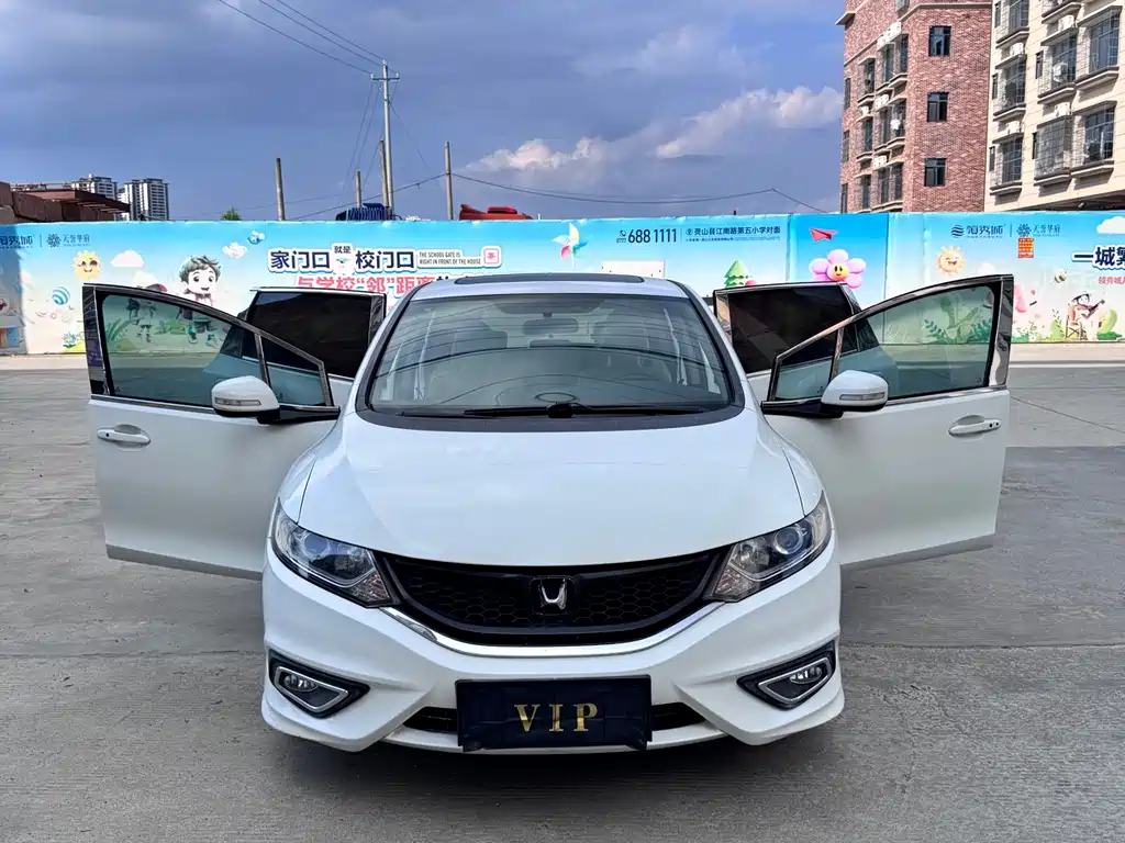Honda Jade 2014 1.8L AT Comfort Elite 5 мест