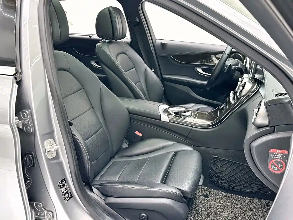 Mercedes-Benz C-Class — миниатюра 8