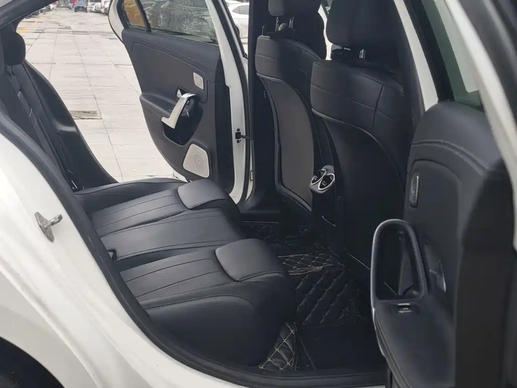 Mercedes-Benz A-Class — миниатюра 9