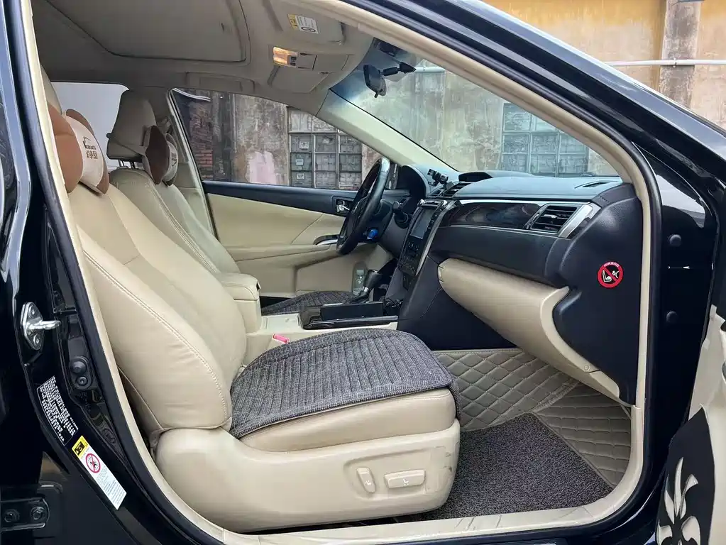 Toyota Camry — миниатюра 9