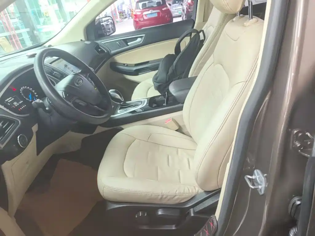 Ford Edge — миниатюра 15