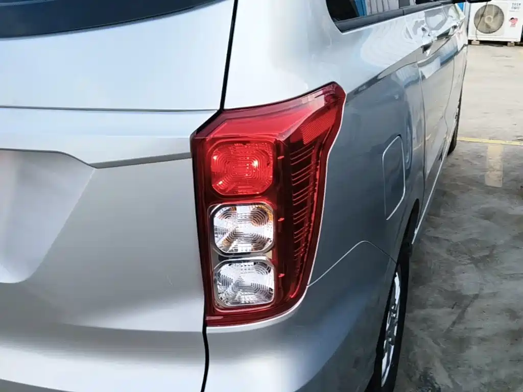 Wuling Hongguang — миниатюра 8