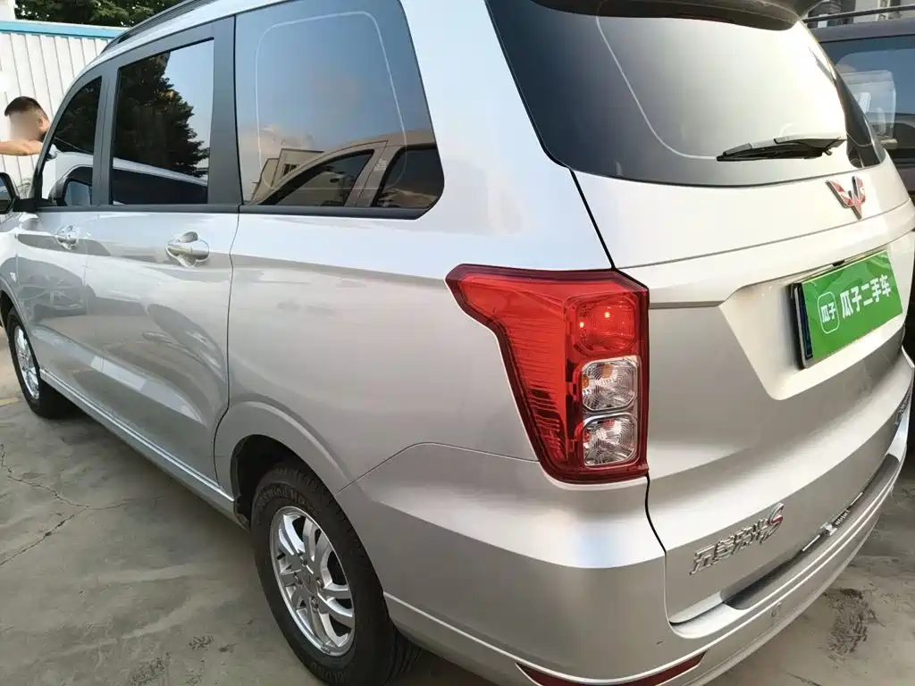 Wuling Hongguang — миниатюра 5