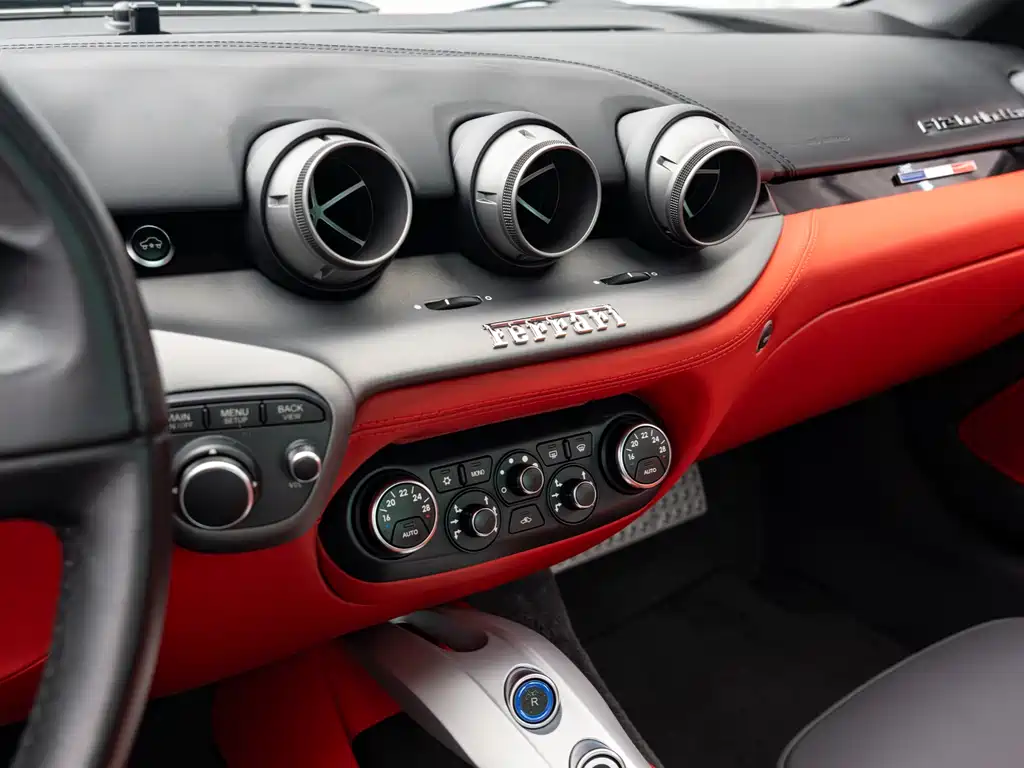 Ferrari F12berlinetta — миниатюра 8