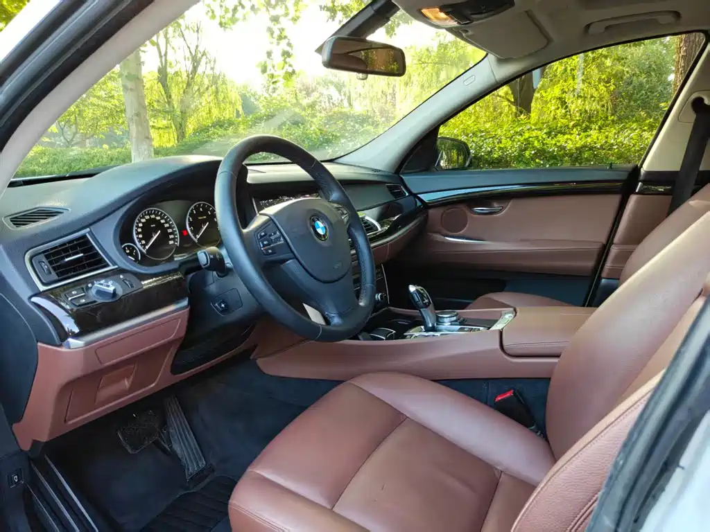 BMW 5 Series GT — миниатюра 7