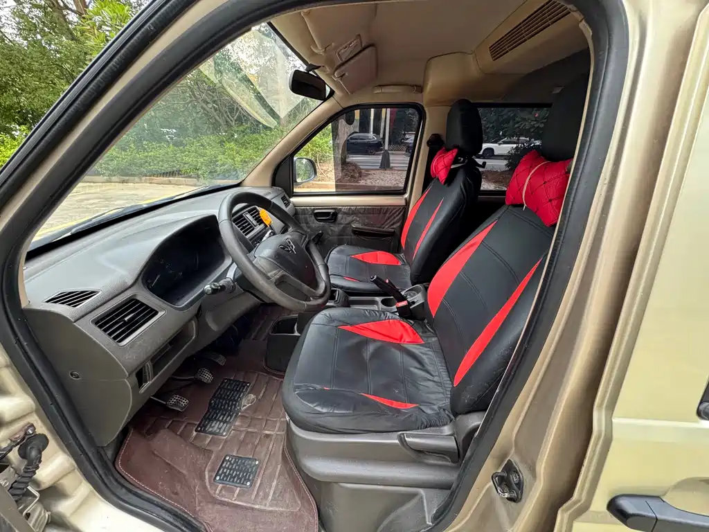 Wuling Rongguang — миниатюра 4