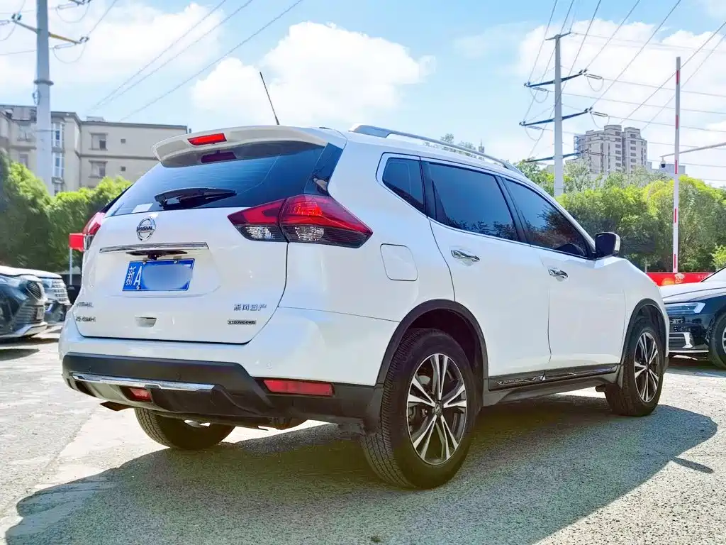 Nissan X-Trail — миниатюра 4