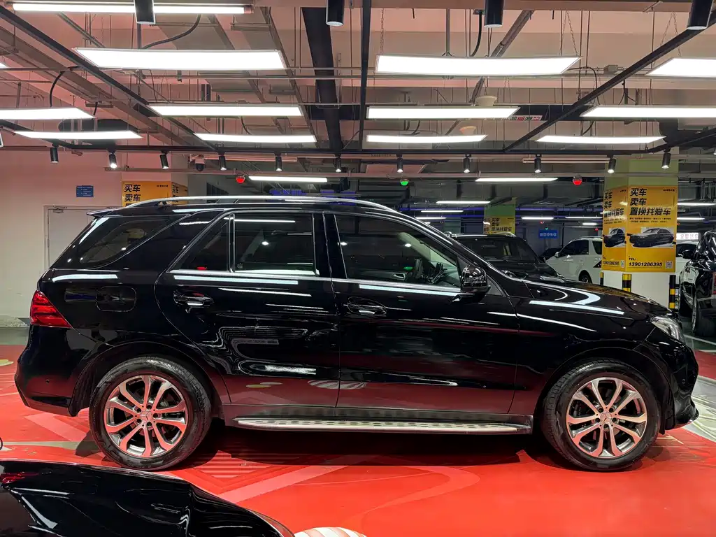 Mercedes-Benz GLE (Import) — миниатюра 10