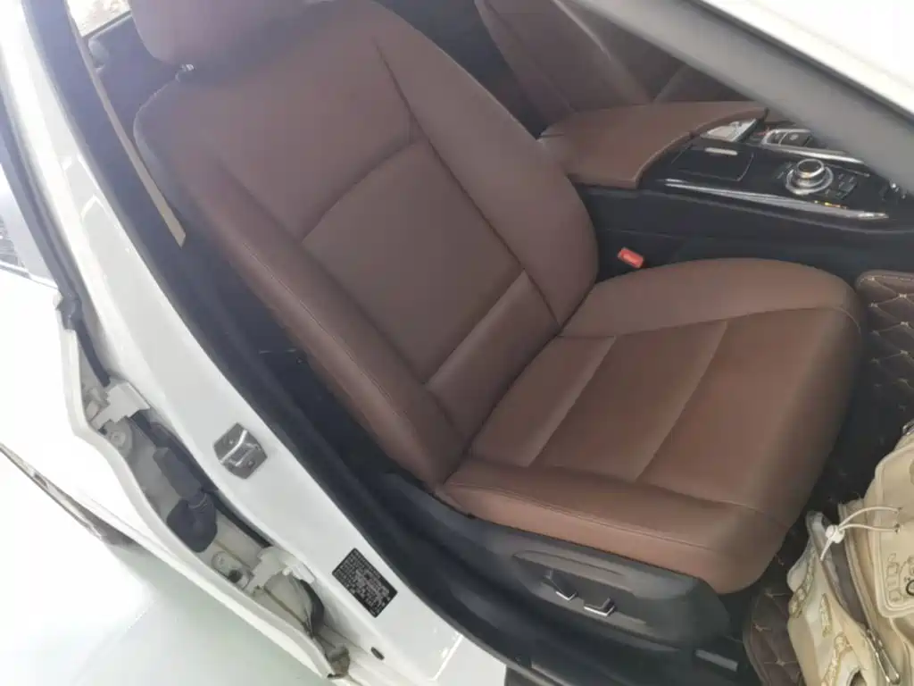 BMW 5 Series — миниатюра 25