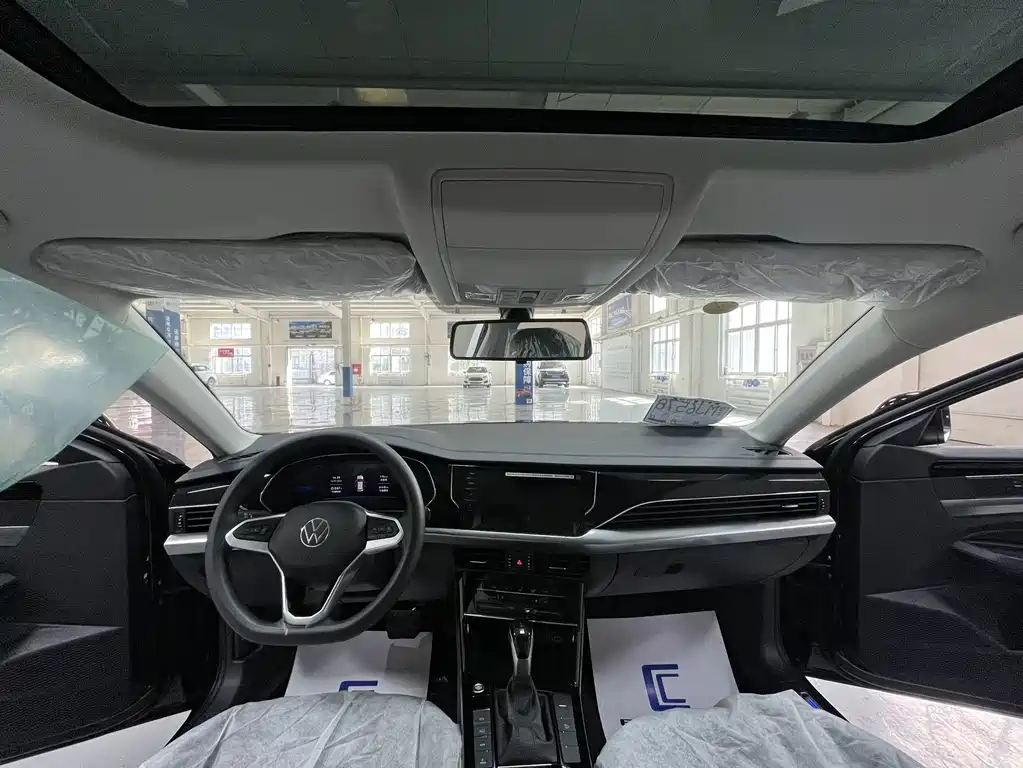 Volkswagen Passat PHEV — миниатюра 7