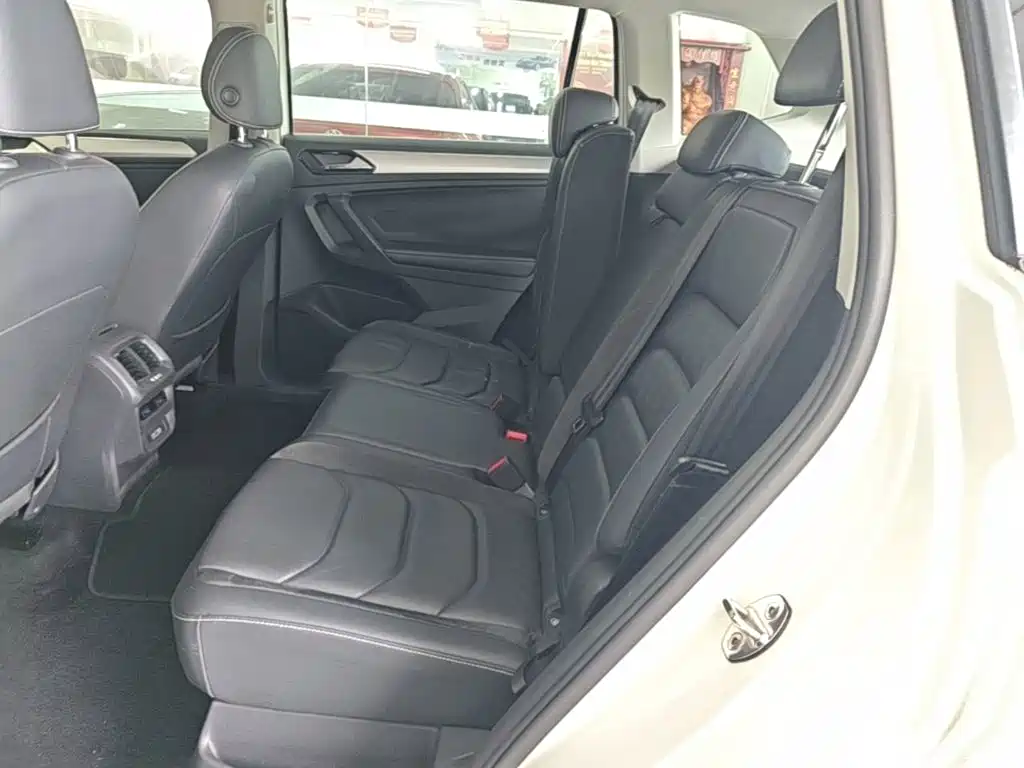 Volkswagen Tiguan L — миниатюра 17