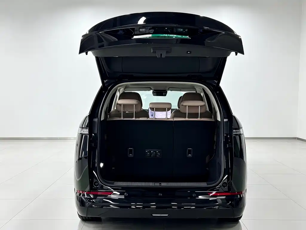 XPeng X9 — миниатюра 7