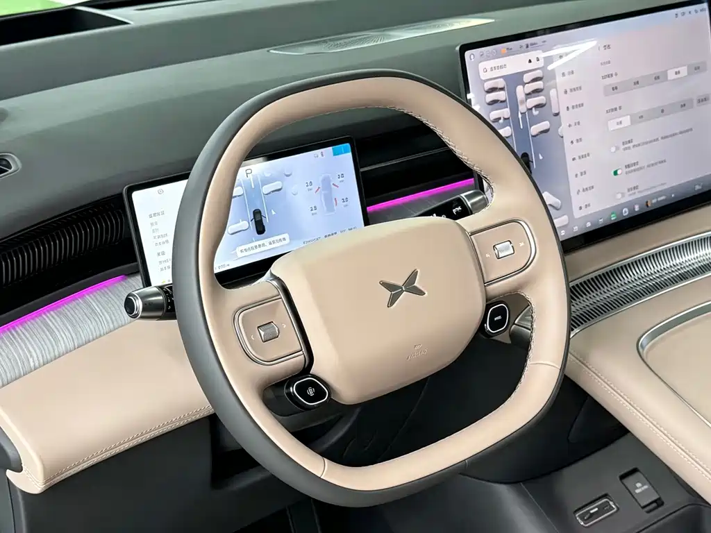 XPeng X9 — миниатюра 12