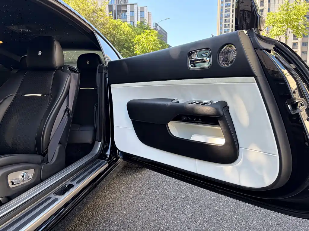 Rolls-Royce Wraith 6.6T Standard Type, фото 5