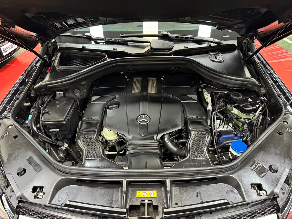 Mercedes-Benz GLE (Import) — миниатюра 13