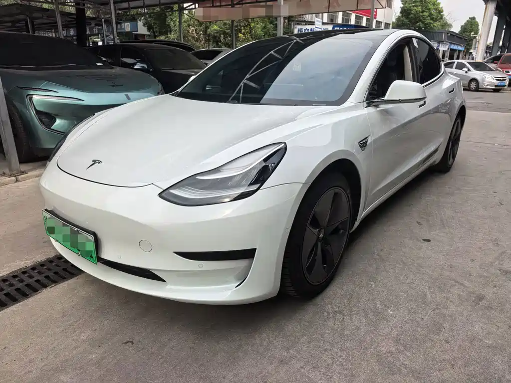 Tesla Model 3 — миниатюра 3