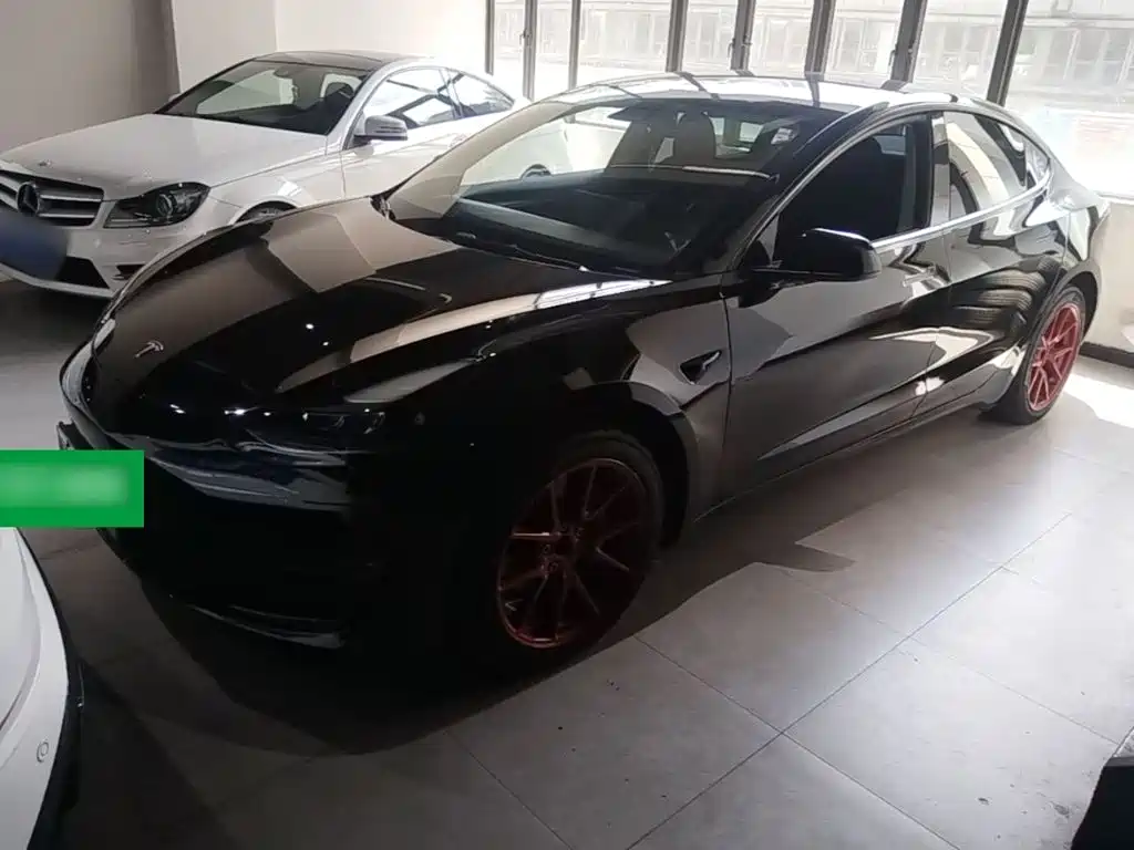Tesla Model 3 — миниатюра 2