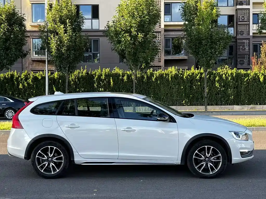 Volvo V60 — миниатюра 6