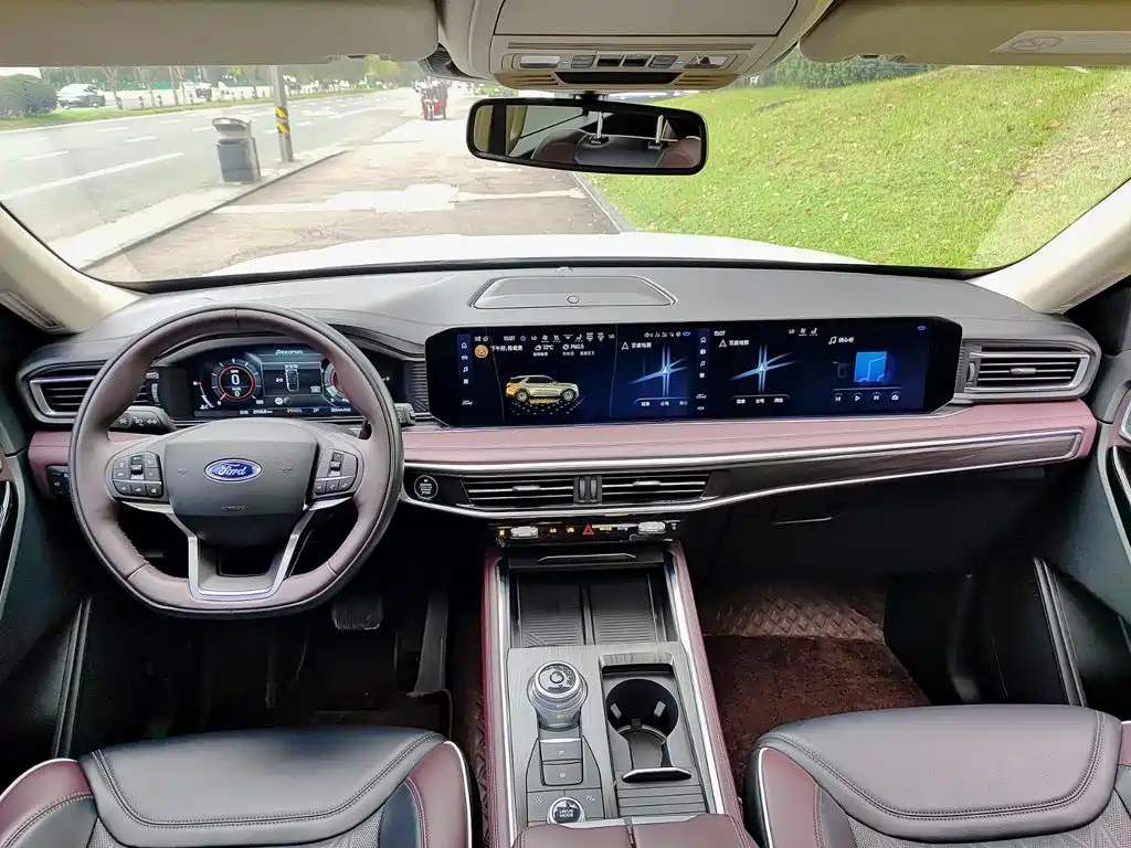 Ford Explorer — миниатюра 10