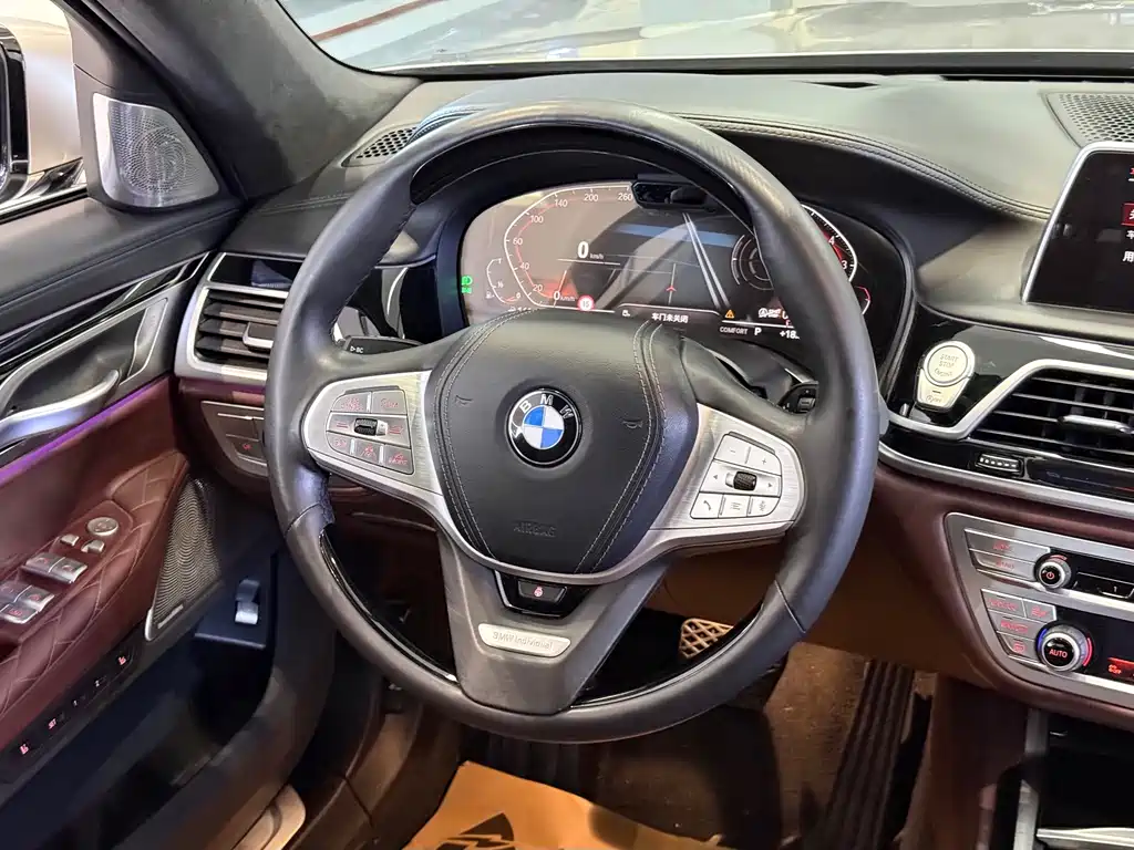 BMW 7 Series — миниатюра 5