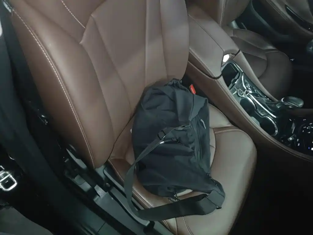 Buick Envision Plus — миниатюра 25