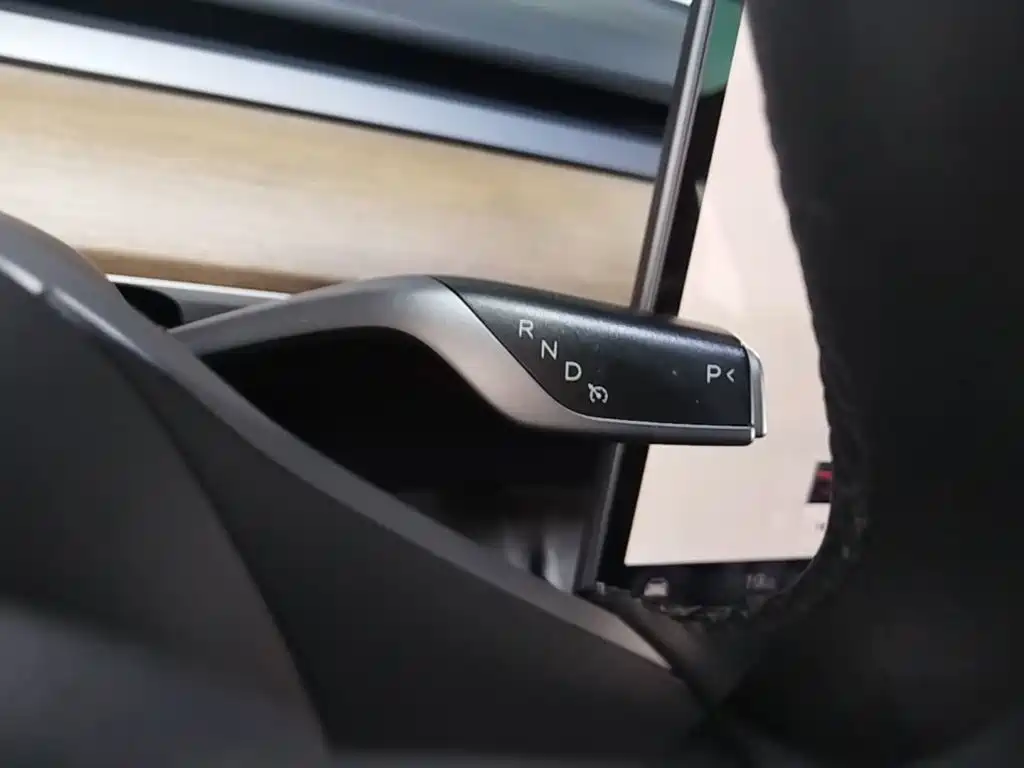 Tesla Model 3 — миниатюра 14