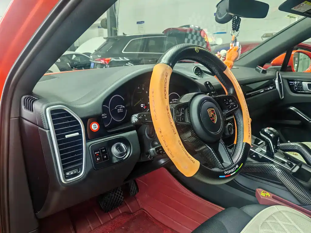Porsche Cayenne Hybrid — миниатюра 5