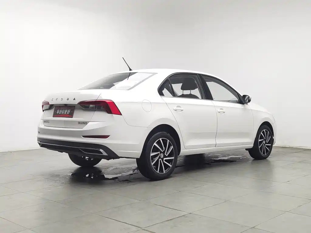 Skoda Rapid — миниатюра 2