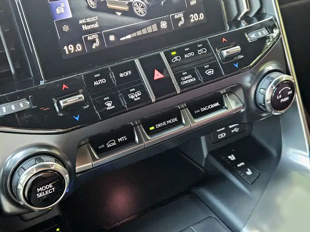 Lexus LX — миниатюра 16