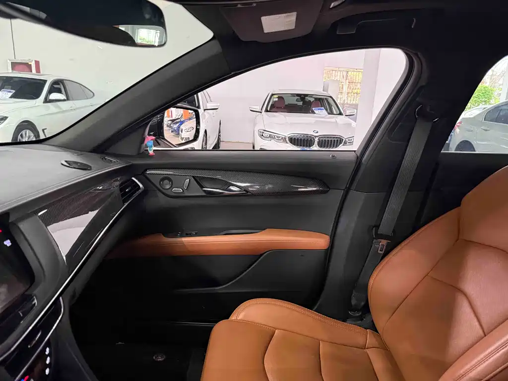 Cadillac CT6 — миниатюра 12