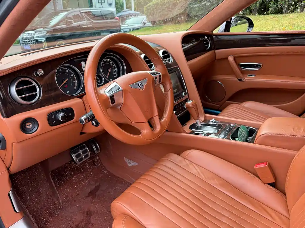 Bentley Flying Spur — миниатюра 7