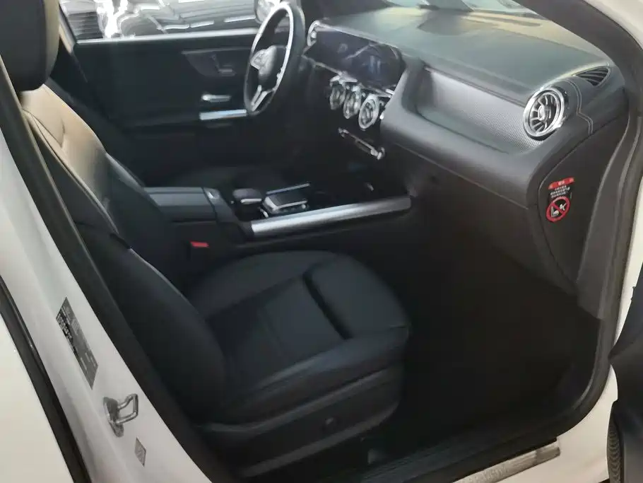 Mercedes-Benz GLA — миниатюра 8