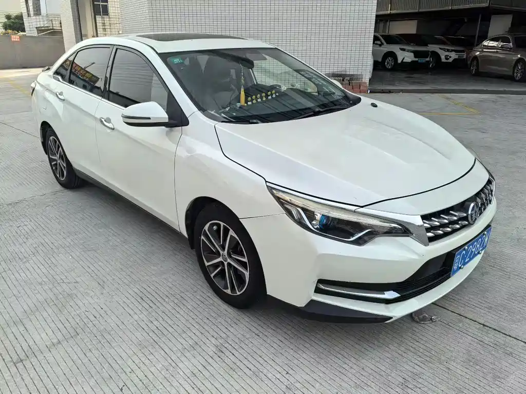 Venucia D60 1.6L CVT Connected Elite Edition, фото 4