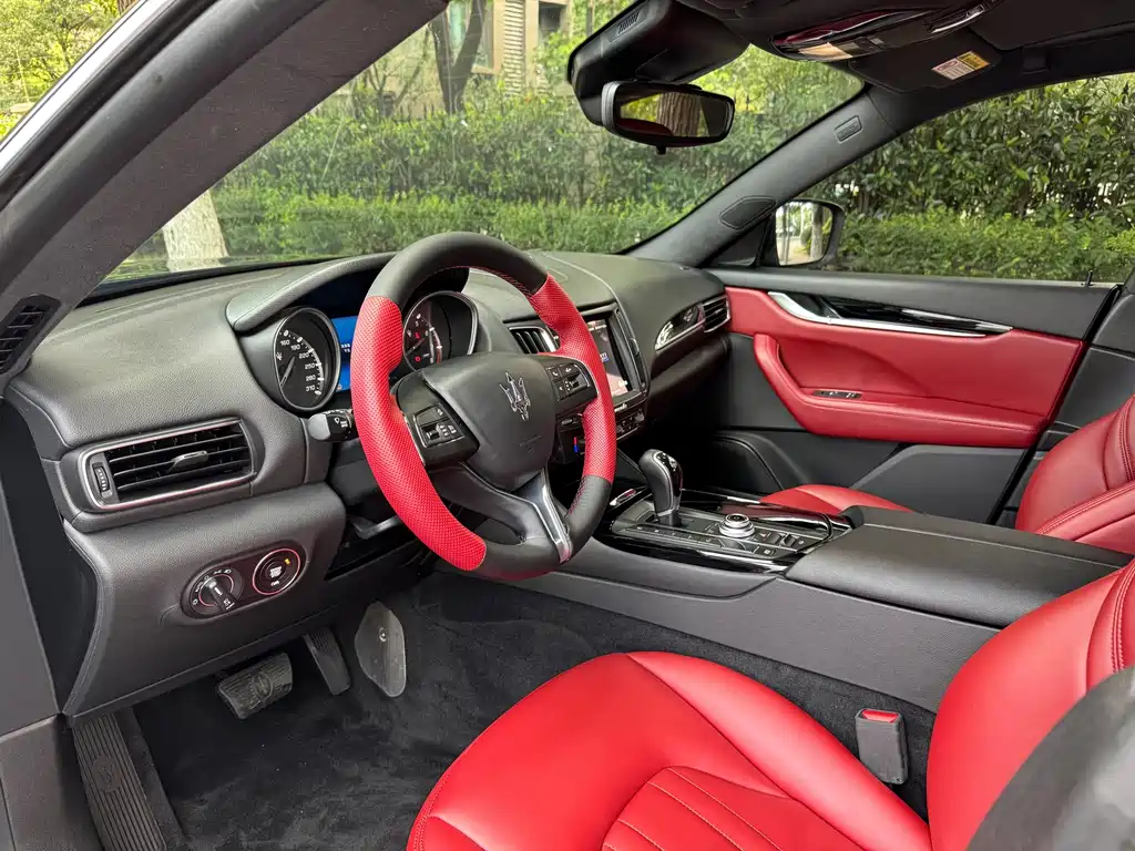 Maserati Levante — миниатюра 6