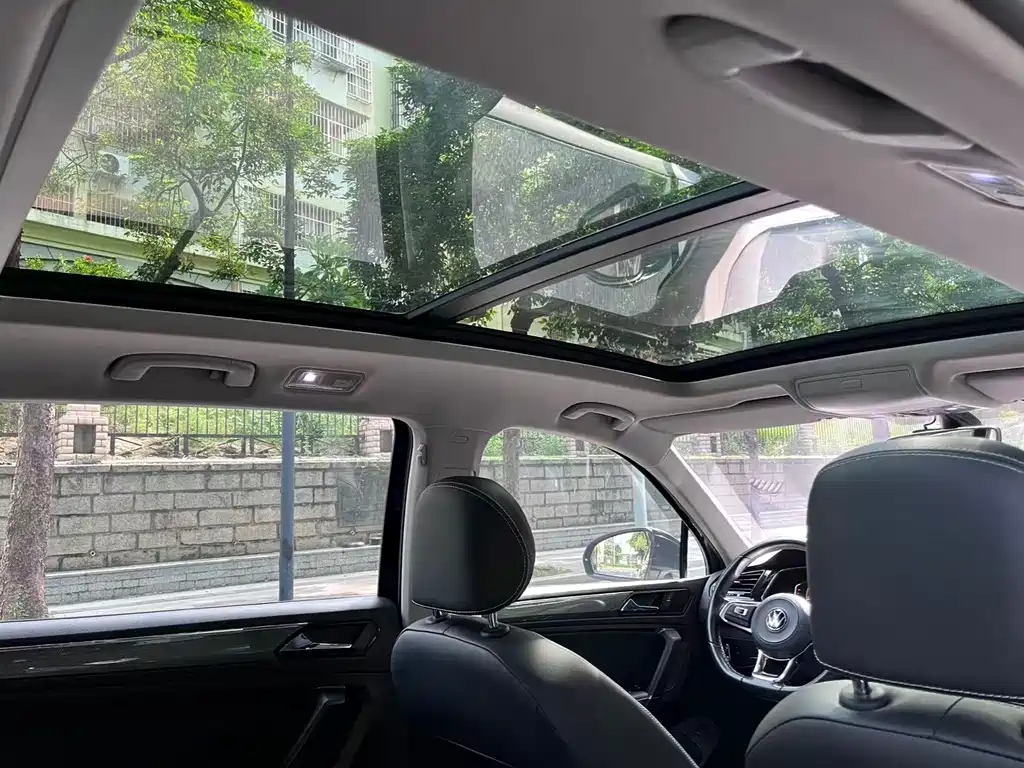 Volkswagen Tiguan L — миниатюра 15