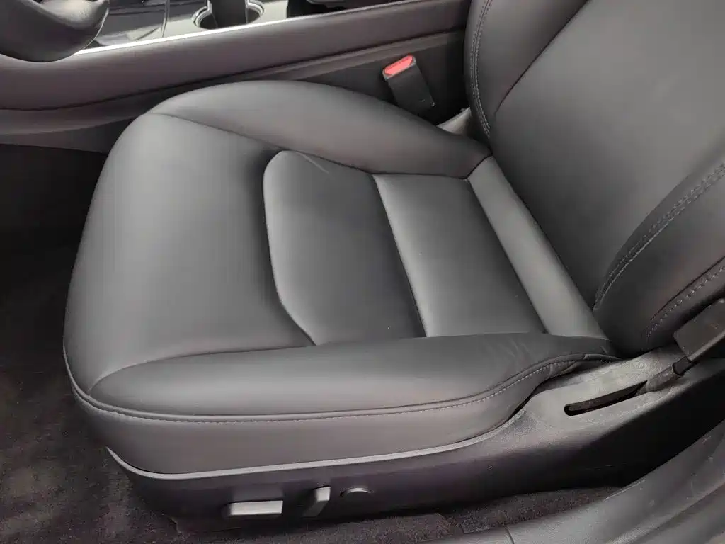 Tesla Model 3 — миниатюра 20