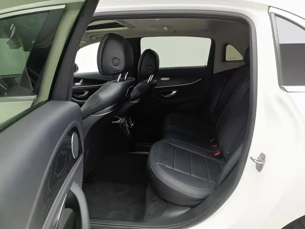 Mercedes-Benz E-Class — миниатюра 15