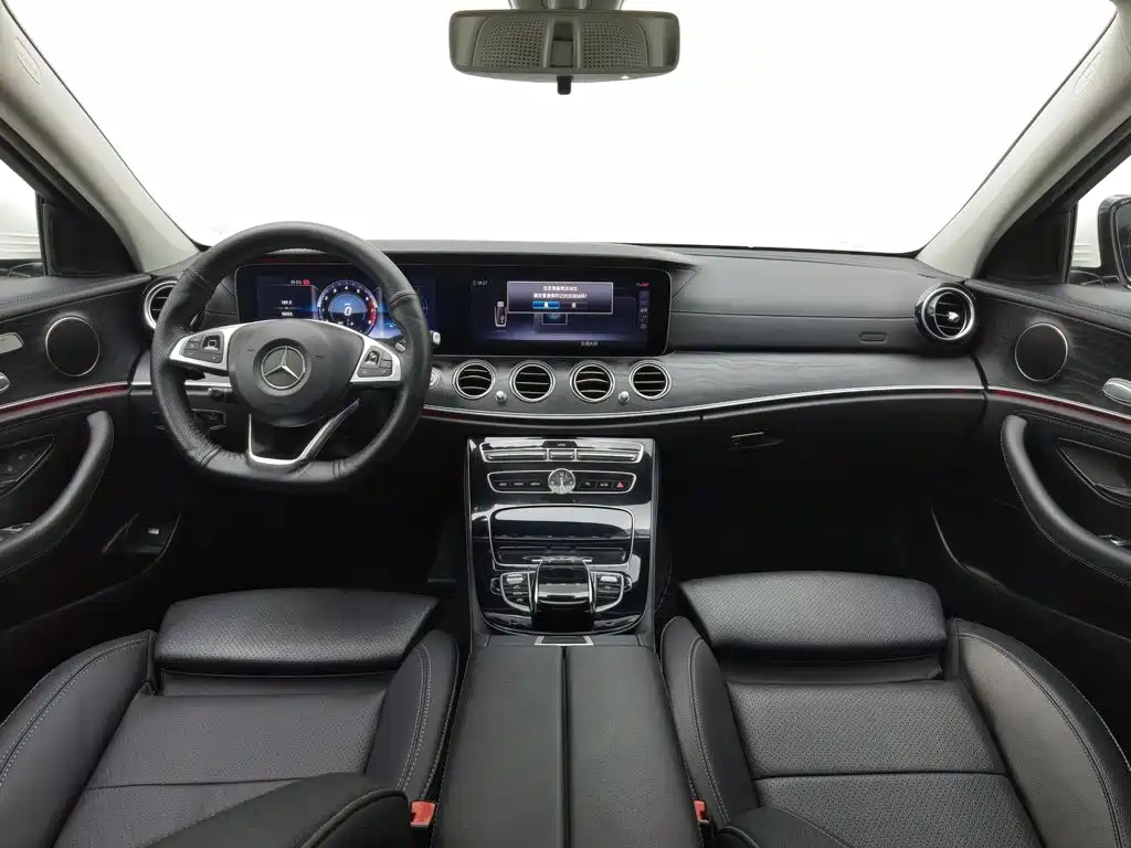 Mercedes-Benz E-Class — миниатюра 5