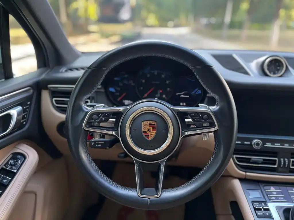 Porsche Macan — миниатюра 20